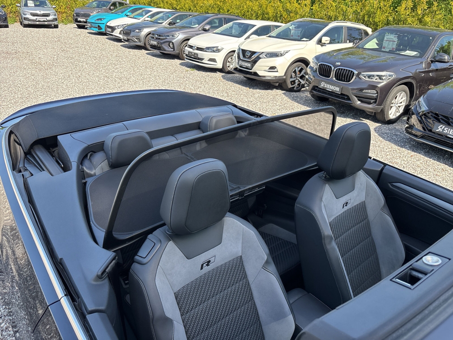 Fahrzeugabbildung Volkswagen T-Roc Cabrio R-Line 1,5TSI SHZ RFK LED LMF PDC