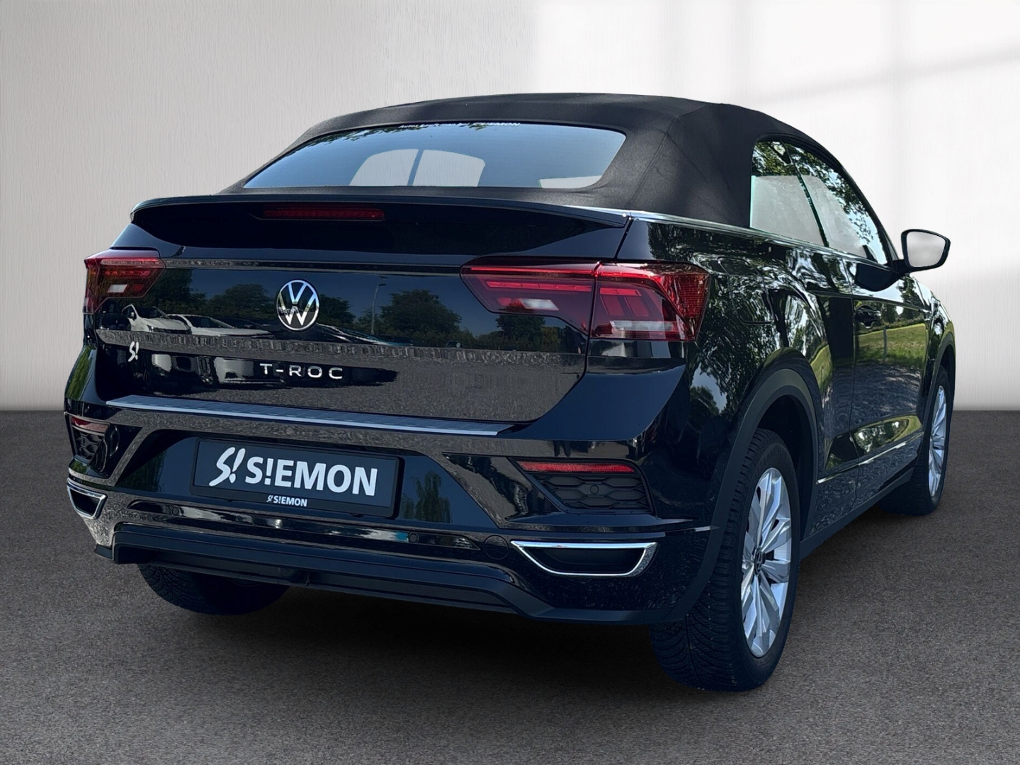 Fahrzeugabbildung Volkswagen T-Roc Cabrio R-Line 1,5TSI SHZ RFK LED LMF PDC