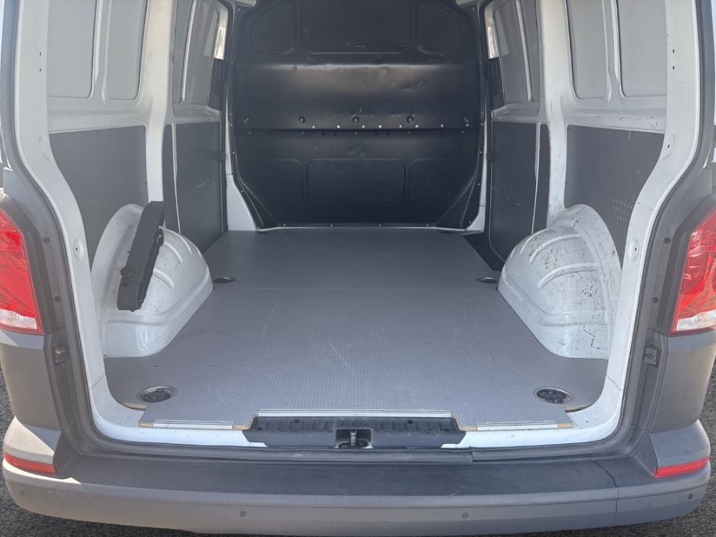 Fahrzeugabbildung Volkswagen Transporter 6.1 TDI Kasten eFH PDC Klima ZV MAL