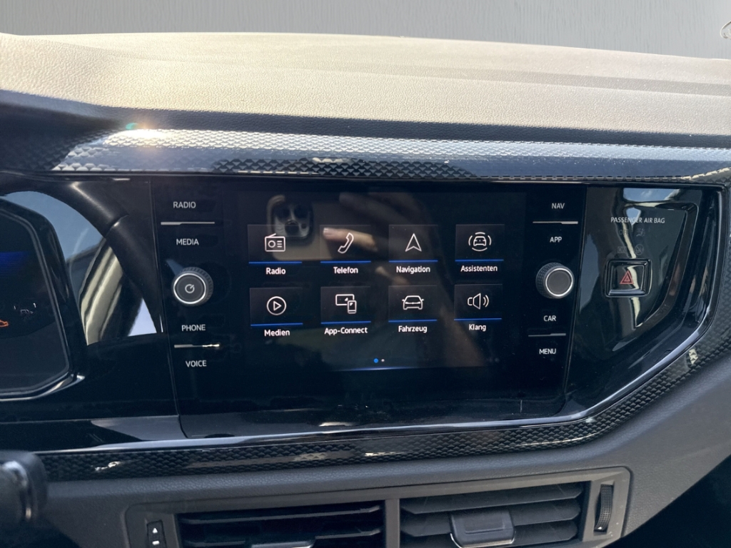 Fahrzeugabbildung Volkswagen Polo 1.0 TSI DSG Life IQ.Drive SHZ LED PDC CarPlay