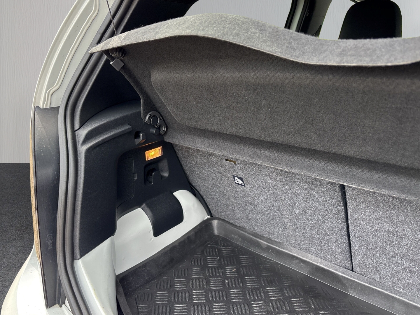Fahrzeugabbildung Volkswagen up! Start-Stopp GTI 1.0 TSI 116PS RFK Temp. LMF
