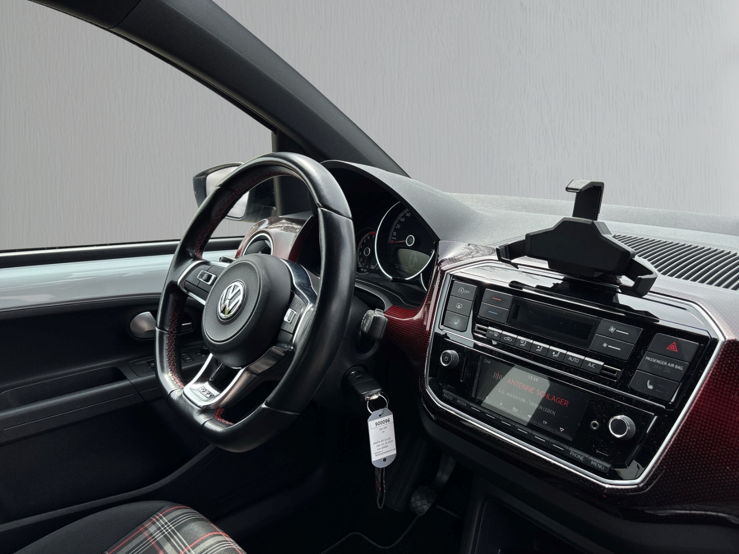 Fahrzeugabbildung Volkswagen up! Start-Stopp GTI 1.0 TSI 116PS RFK Temp. LMF