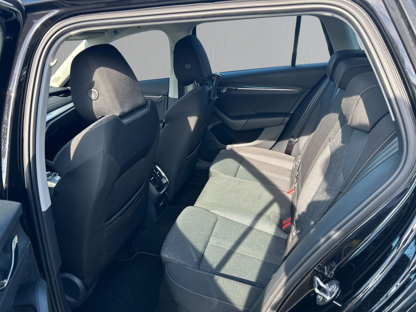 Fahrzeugabbildung SKODA Octavia Combi TDI DSG Style AHK Navi ACC HeadUp