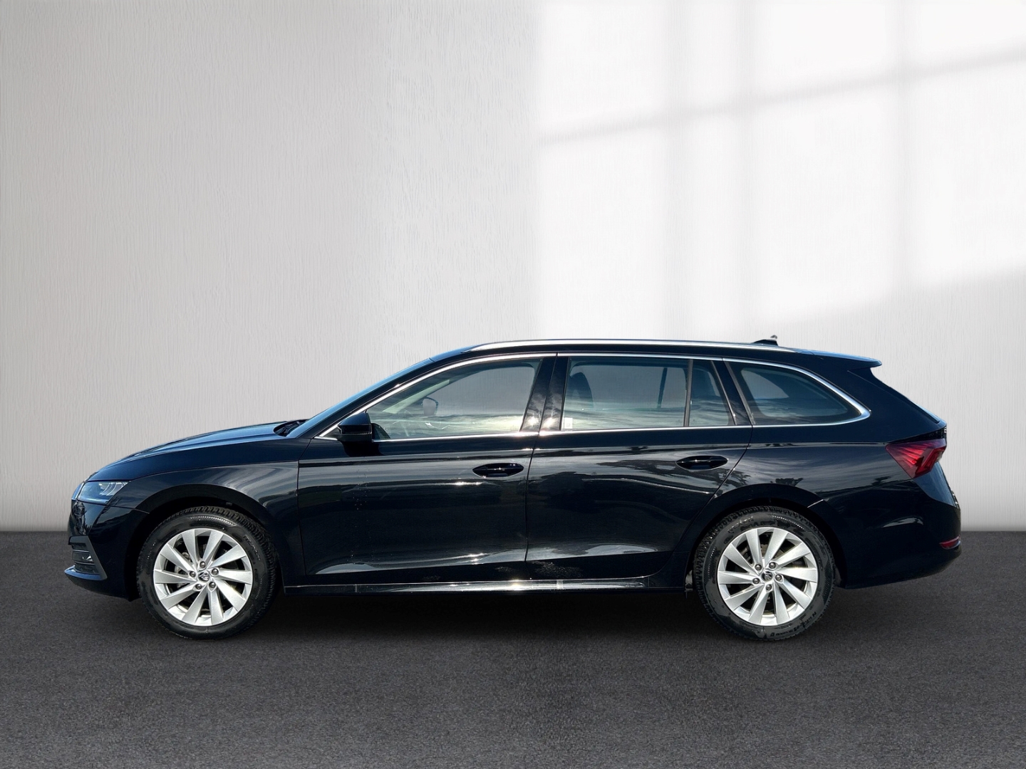 Fahrzeugabbildung SKODA Octavia Combi TDI DSG Style AHK Navi ACC HeadUp