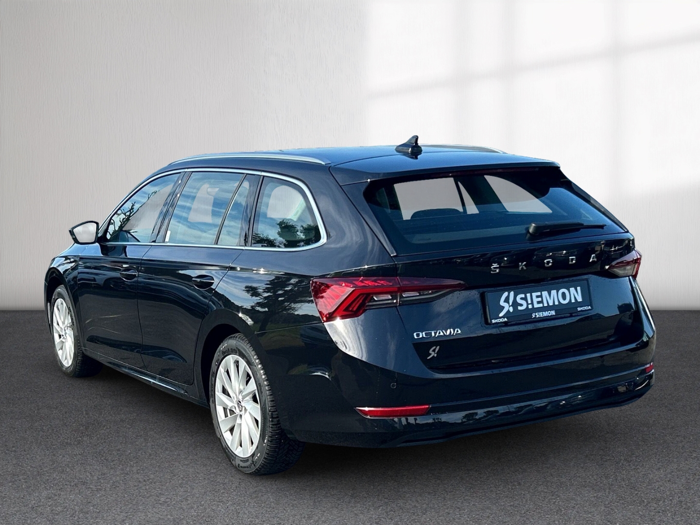 Fahrzeugabbildung SKODA Octavia Combi TDI DSG Style AHK Navi ACC HeadUp