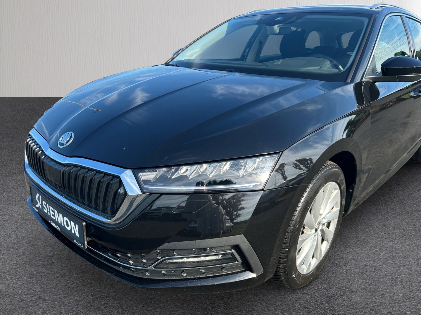 Fahrzeugabbildung SKODA Octavia Combi TDI DSG Style AHK Navi ACC HeadUp