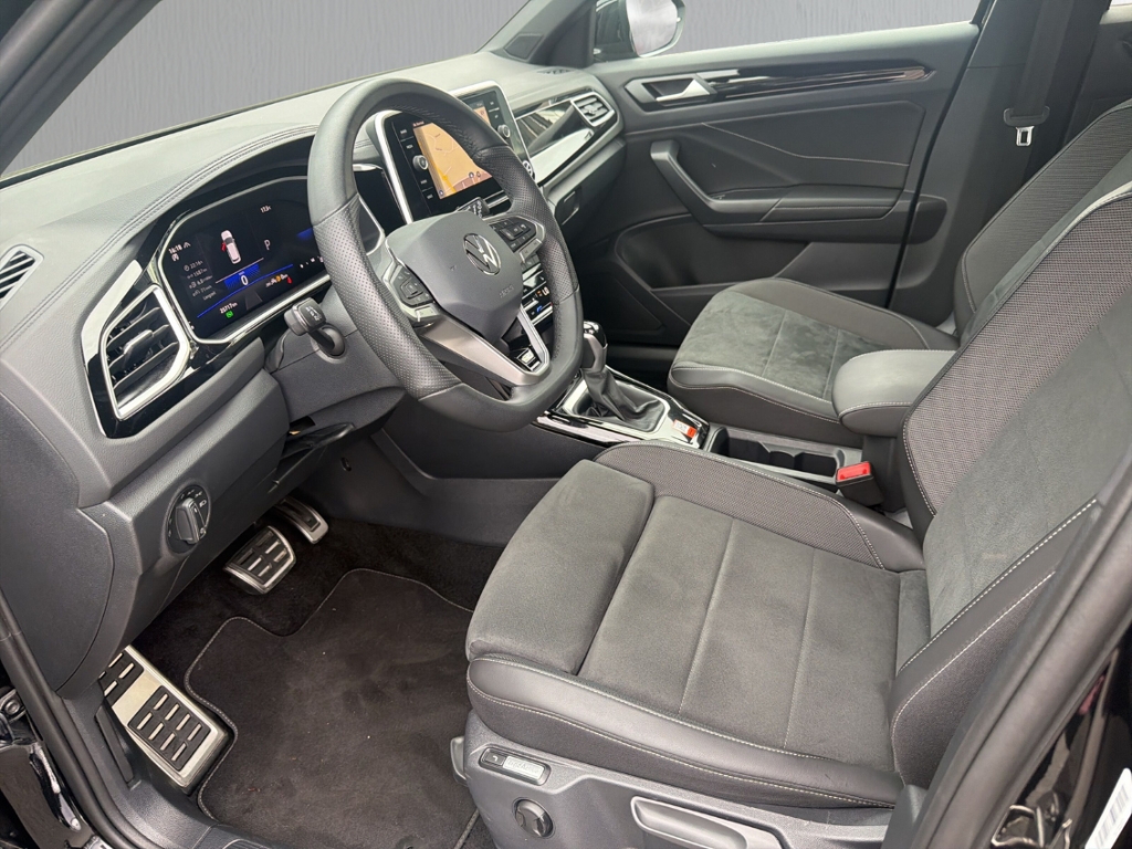Fahrzeugabbildung Volkswagen T-Roc 1.5 TSI DSG R-Line AHK ACC R-Kam Navi SHZ