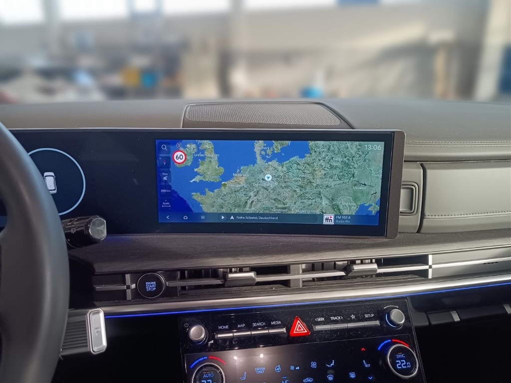 Fahrzeugabbildung Hyundai SANTA FE HEV 1.6 T-GDI AT 2WD Signature Dig Key 5-Sitze MY25 Niveau Navi Leder Digitales Cockpit