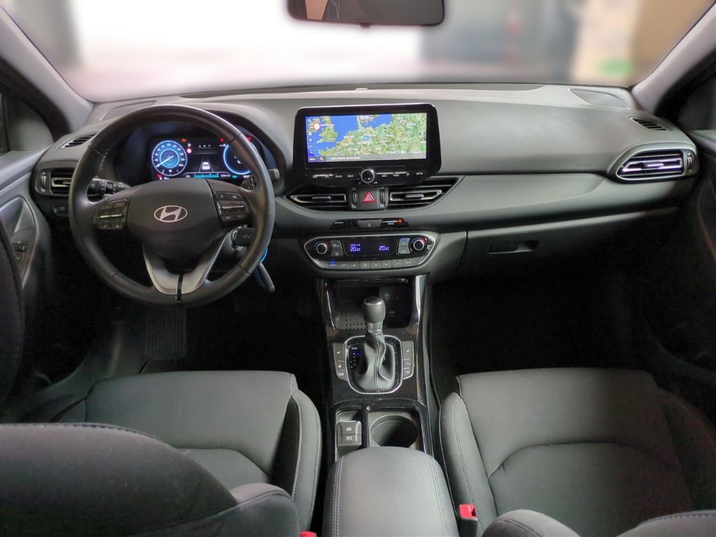 Fahrzeugabbildung Hyundai i30 FL 5trg 1.5 T-GDI DCT 48V Advantage Navi Digitales Cockpit LED Apple CarPlay Android Auto