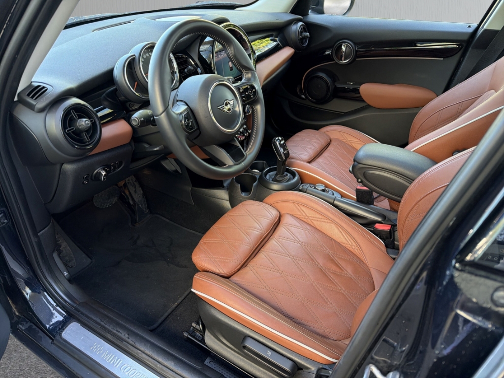 Fahrzeugabbildung MINI Cooper S LED Pano Nav Klima Tempo SHZ PDC hzbWSS