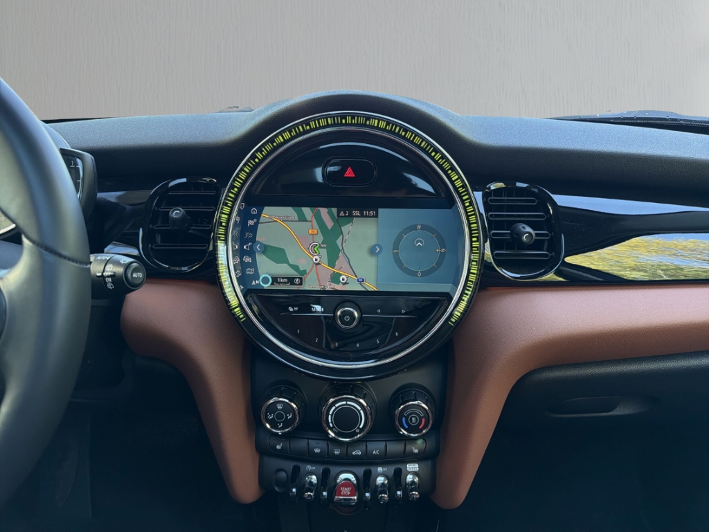 Fahrzeugabbildung MINI Cooper S LED Pano Nav Klima Tempo SHZ PDC hzbWSS