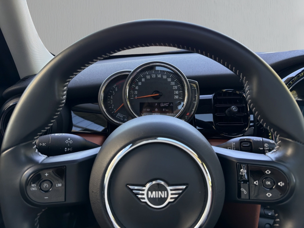 Fahrzeugabbildung MINI Cooper S LED Pano Nav Klima Tempo SHZ PDC hzbWSS