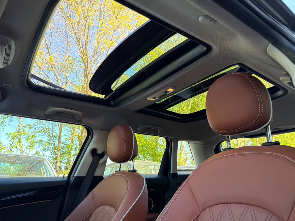 Fahrzeugabbildung MINI Cooper S LED Pano Nav Klima Tempo SHZ PDC hzbWSS