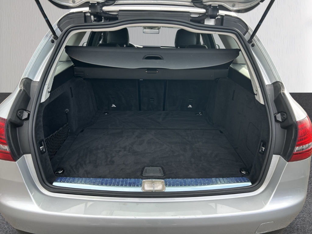 Fahrzeugabbildung Mercedes-Benz C 200 T Avantgarde AHK Navi LED SHZ RKam eHKL