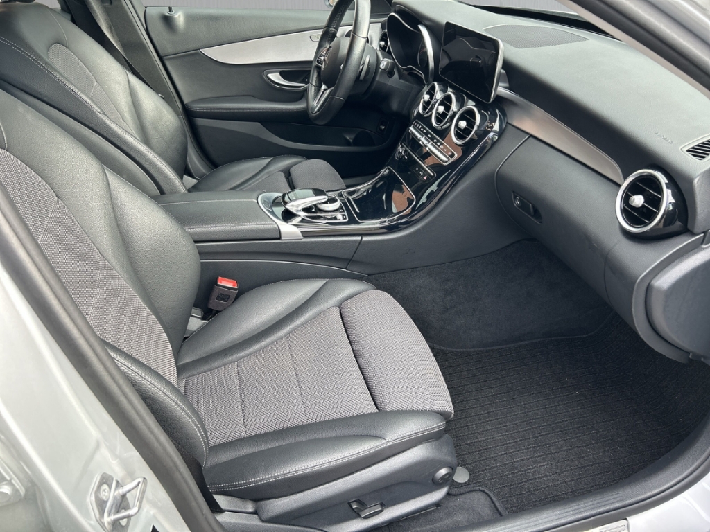 Fahrzeugabbildung Mercedes-Benz C 200 T Avantgarde AHK Navi LED SHZ RKam eHKL