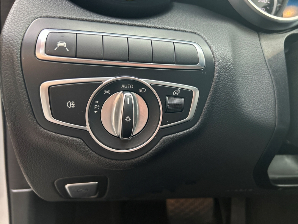 Fahrzeugabbildung Mercedes-Benz C 200 T Avantgarde AHK Navi LED SHZ RKam eHKL