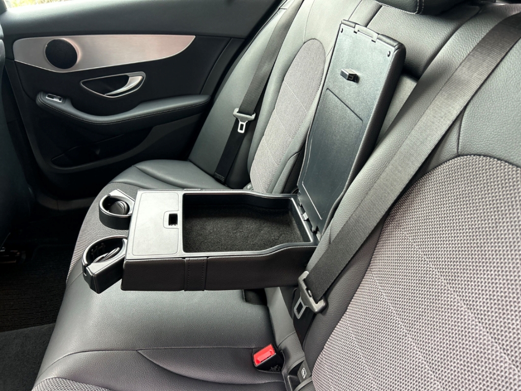 Fahrzeugabbildung Mercedes-Benz C 200 T Avantgarde AHK Navi LED SHZ RKam eHKL