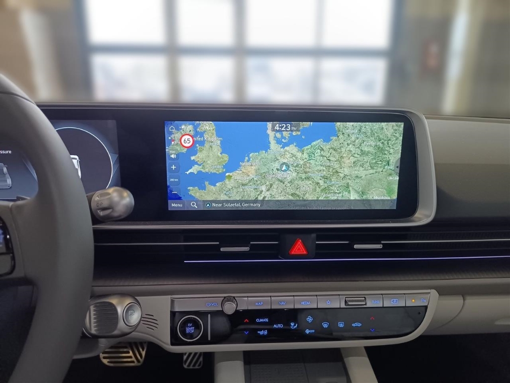 Fahrzeugabbildung Hyundai IONIQ 6 77,4kWh 2WD UNIQ Digi-Spiegel 20LM Schiebedach HUD Navi Digitales Cockpit