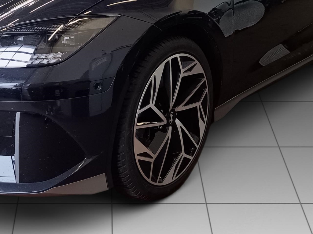 Fahrzeugabbildung Hyundai IONIQ 6 77,4kWh 2WD UNIQ Digi-Spiegel 20LM Schiebedach HUD Navi Digitales Cockpit