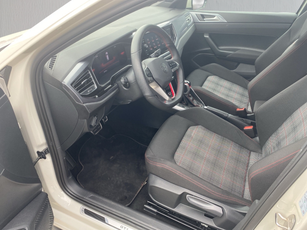 Fahrzeugabbildung Volkswagen Polo 2.0 TSI DSG GTI IQ.Drive MatrixLED ACC SHZ
