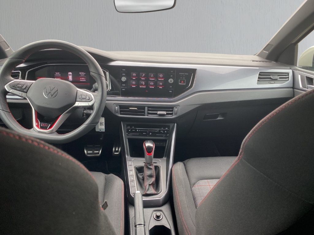 Fahrzeugabbildung Volkswagen Polo 2.0 TSI DSG GTI IQ.Drive MatrixLED ACC SHZ