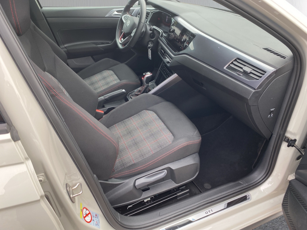 Fahrzeugabbildung Volkswagen Polo 2.0 TSI DSG GTI IQ.Drive MatrixLED ACC SHZ