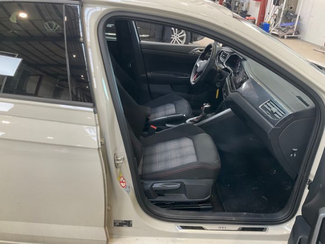 Fahrzeugabbildung Volkswagen Polo 2.0 TSI DSG GTI IQ.Drive MatrixLED ACC SHZ
