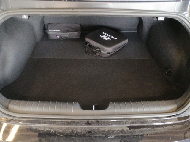 Fahrzeugabbildung Hyundai IONIQ 6 4WD 77,4kWh UNIQ Digi-Spiegel 20LM HUD Navi Digitales Cockpit Memory Sitze