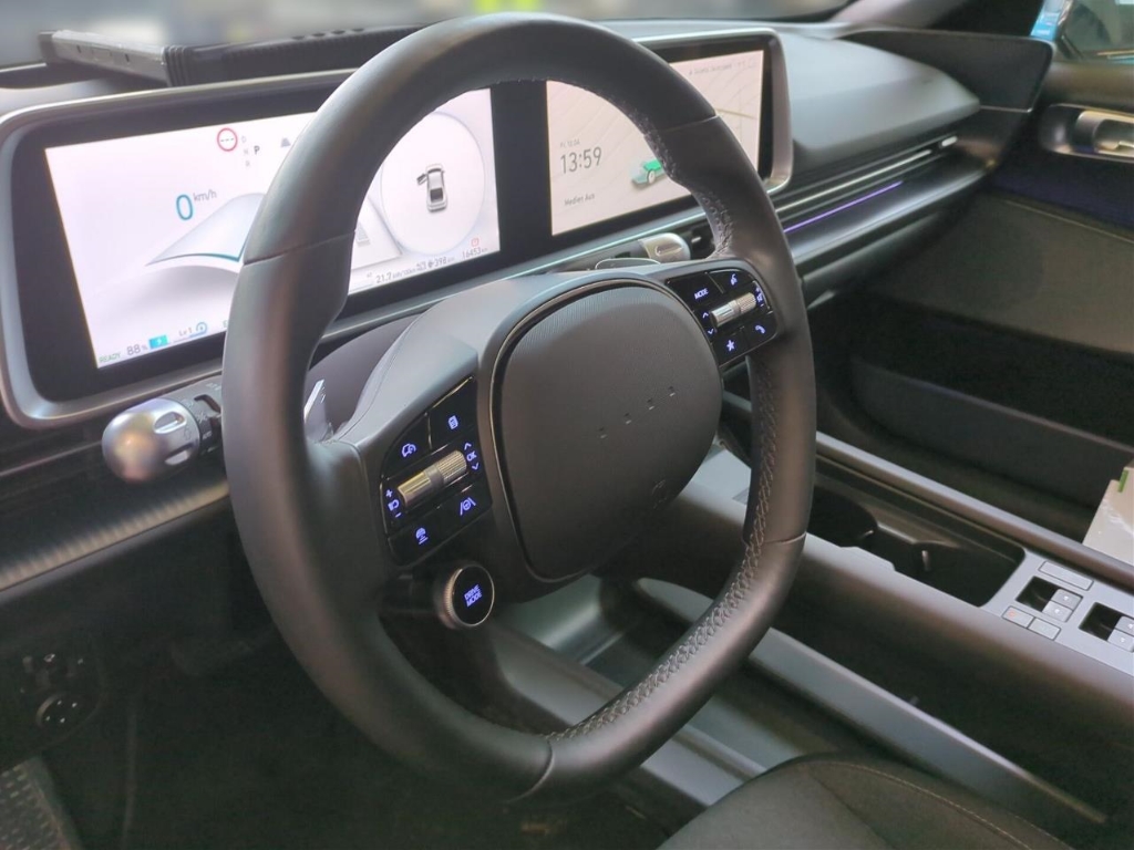Fahrzeugabbildung Hyundai IONIQ 6 77,4kWh 4WD TECHNIQ Schiebedach HUD Navi Digitales Cockpit LED Blendfreies Fernl.