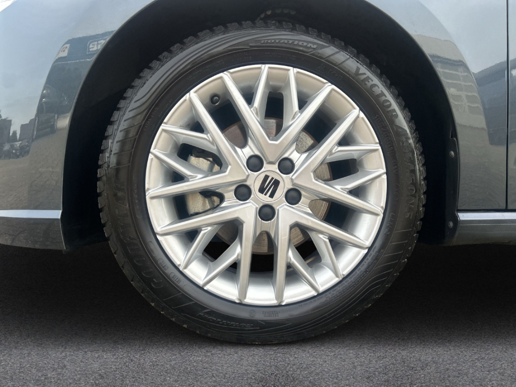 Fahrzeugabbildung SEAT Ibiza 1.0 TSI DSG FR NAVI LED SHZ GJR FullLink
