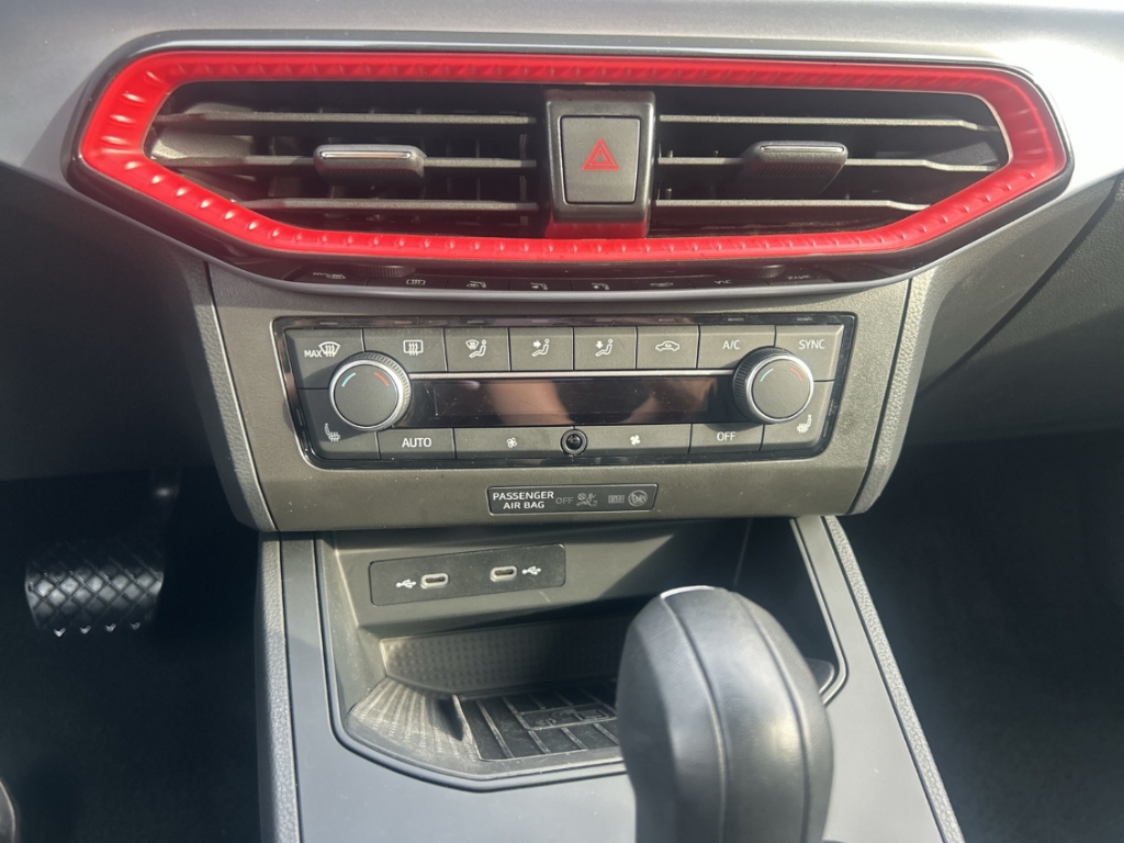 Fahrzeugabbildung SEAT Ibiza 1.0 TSI DSG FR NAVI LED SHZ GJR FullLink