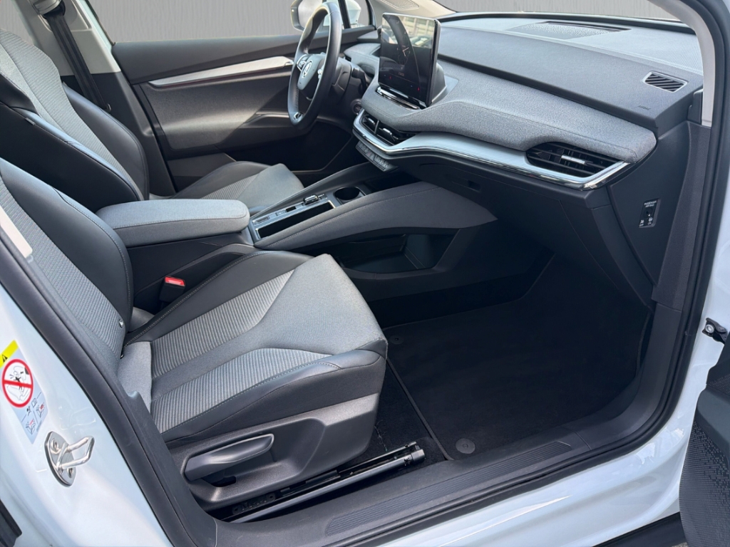 Fahrzeugabbildung SKODA Enyaq iV 50 Loft Navi Tempo PDC Kamera SmartLink