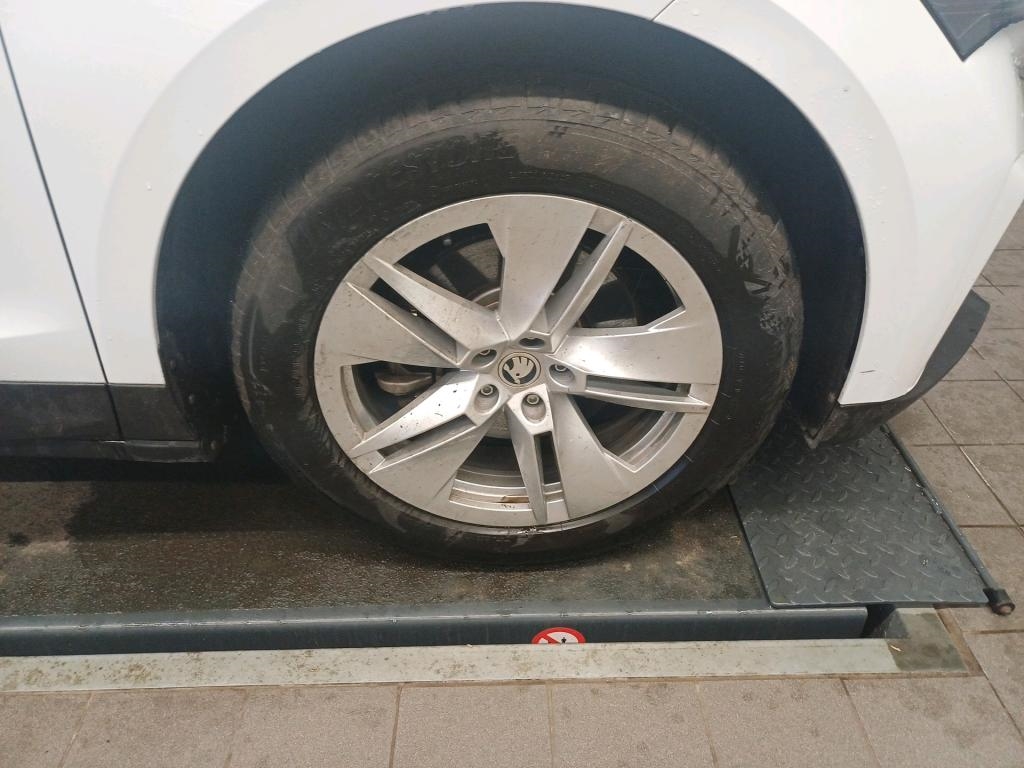 Fahrzeugabbildung SKODA Enyaq iV 50 Loft Navi Tempo PDC Kamera SmartLink