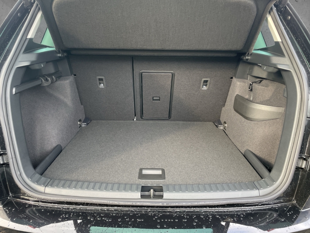 Fahrzeugabbildung SKODA Karoq 1.0 TSI TOUR Lodge Matrix AHK eHeck SHZ PDC