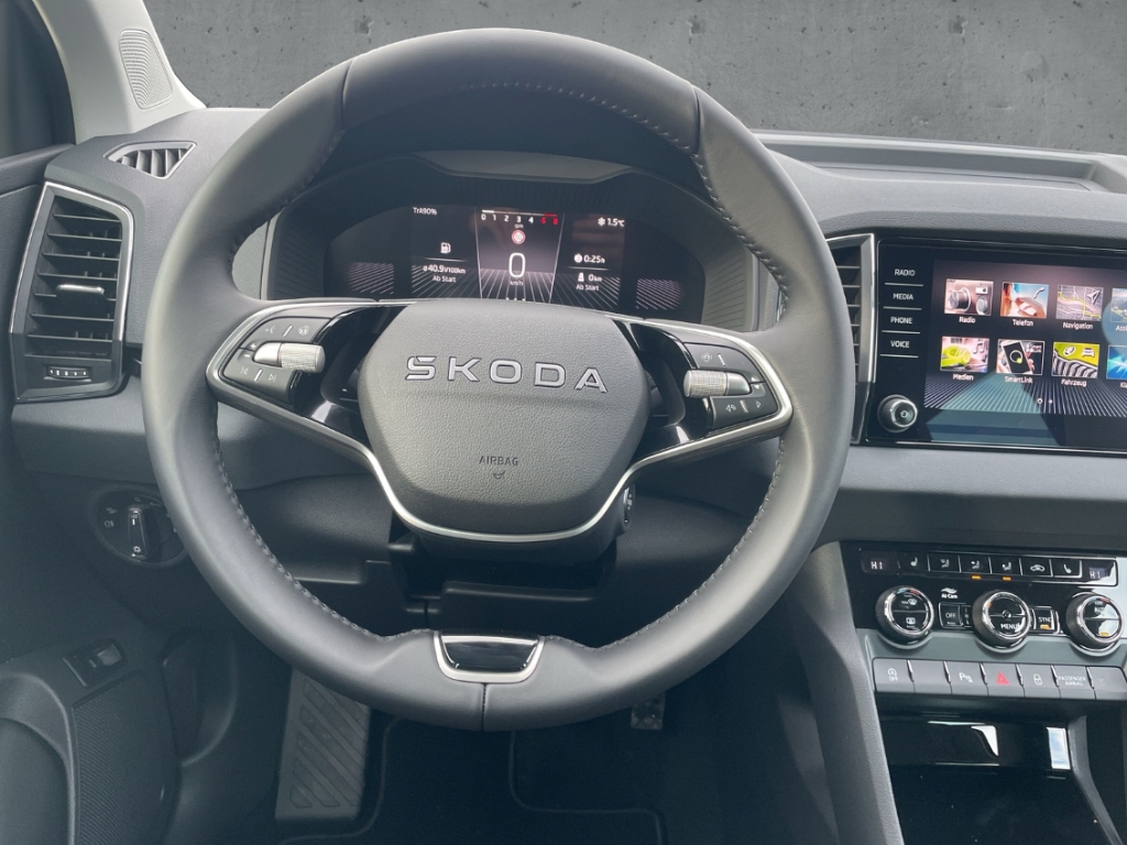 Fahrzeugabbildung SKODA Karoq 1.0 TSI TOUR Lodge Matrix AHK eHeck SHZ PDC