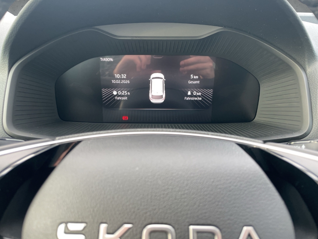 Fahrzeugabbildung SKODA Karoq 1.0 TSI TOUR Lodge Matrix AHK eHeck SHZ PDC