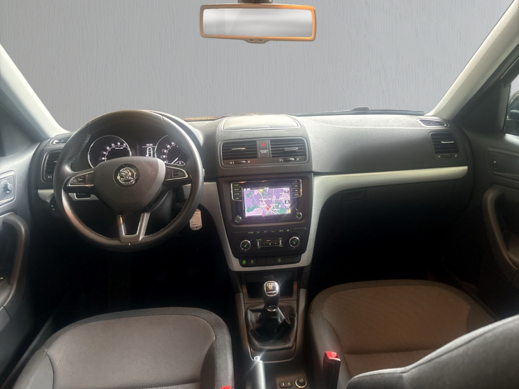 Fahrzeugabbildung SKODA Yeti 1.6 TDI GreenLine AHK Navi PDC SHZ GRA Klimaauto