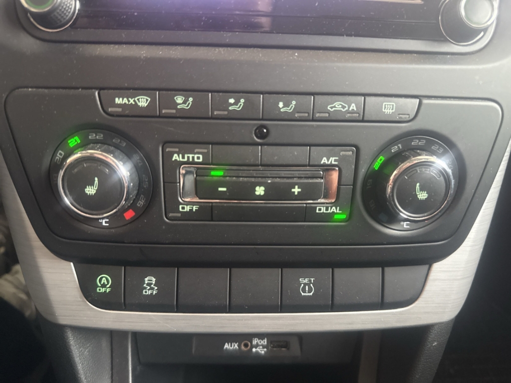 Fahrzeugabbildung SKODA Yeti 1.6 TDI GreenLine AHK Navi PDC SHZ GRA Klimaauto