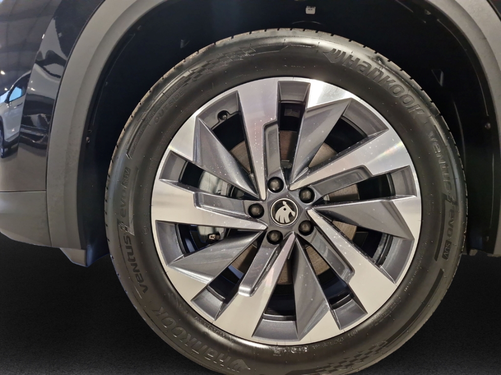 Fahrzeugabbildung SKODA Kodiaq 2.0 TDI DSG Selection digitales Cockpit ACC