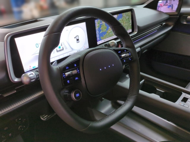 Fahrzeugabbildung Hyundai IONIQ 6 4WD 77,4kWh UNIQ Digi-Spiegel 20LM HUD Navi Digitales Cockpit Memory Sitze