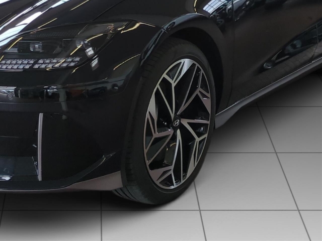 Fahrzeugabbildung Hyundai IONIQ 6 4WD 77,4kWh UNIQ Digi-Spiegel 20LM HUD Navi Digitales Cockpit Memory Sitze