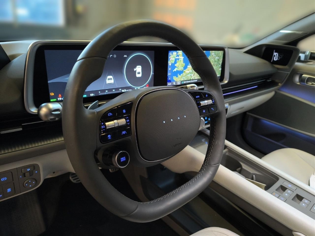Fahrzeugabbildung Hyundai IONIQ 6 77,4kWh 4WD UNIQ Digi-Spiegel HUD Navi Digitales Cockpit Memory Sitze Soundsystem Bose