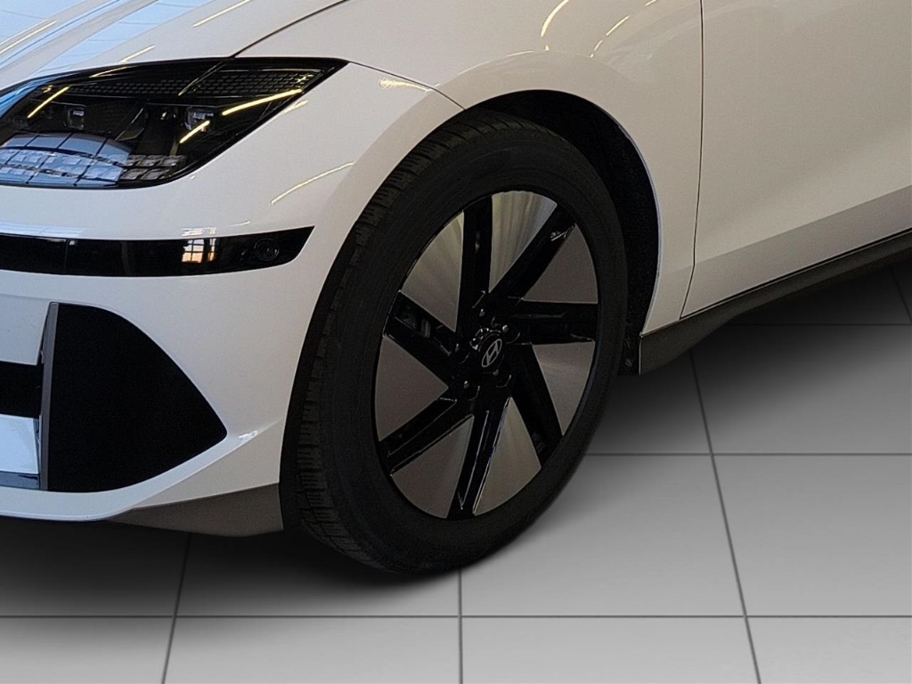 Fahrzeugabbildung Hyundai IONIQ 6 77,4kWh 4WD UNIQ Digi-Spiegel HUD Navi Digitales Cockpit Memory Sitze Soundsystem Bose