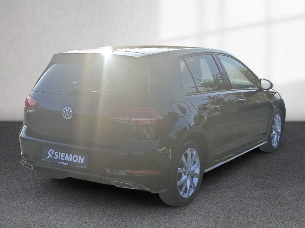 Fahrzeugabbildung Volkswagen Golf VII 2.0 TDI DSG R Line Sportpaket AHK-klappbar Navi Digitales Cockpit LED Sperrdiff.