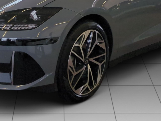 Fahrzeugabbildung Hyundai IONIQ 6 77,4kWh 4WD UNIQ 20LM HUD Navi Digitales Cockpit Memory Sitze Soundsystem