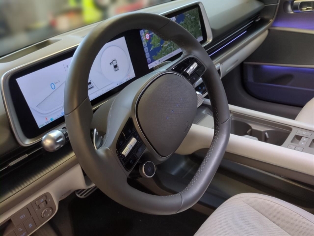 Fahrzeugabbildung Hyundai IONIQ 6 77,4kWh 4WD UNIQ HUD Navi Digitales Cockpit Memory Sitze Soundsystem Bose