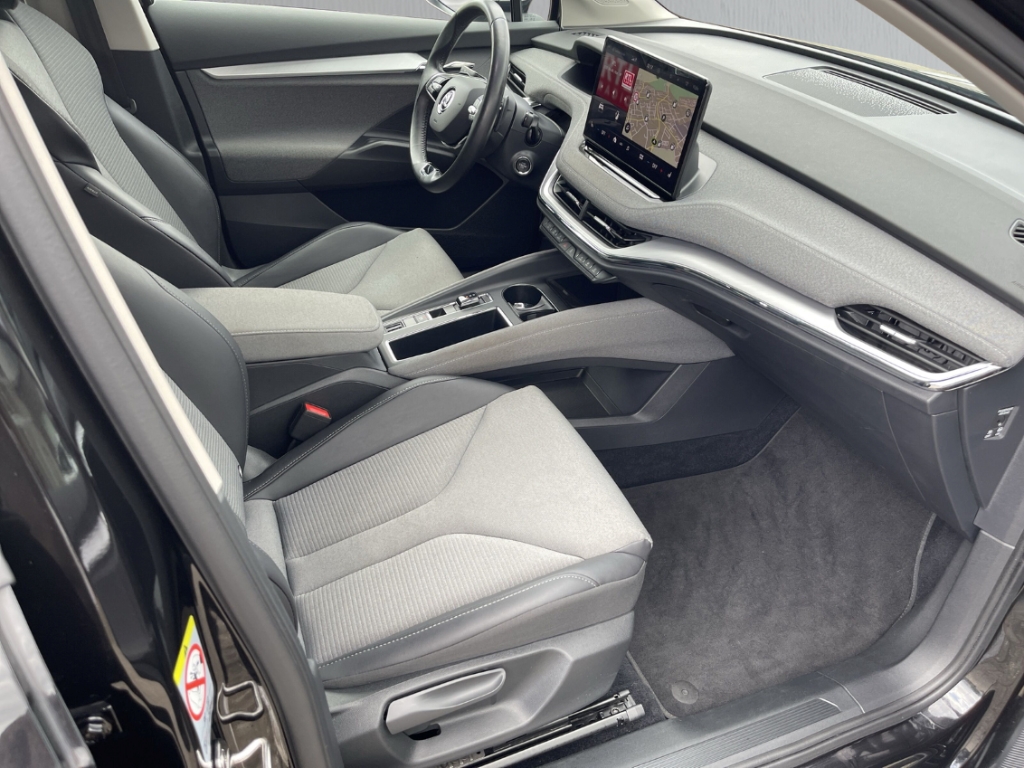 Fahrzeugabbildung SKODA Enyaq iV 80 Loft Navi ACC SHZ LHZ BlindSpot RKam
