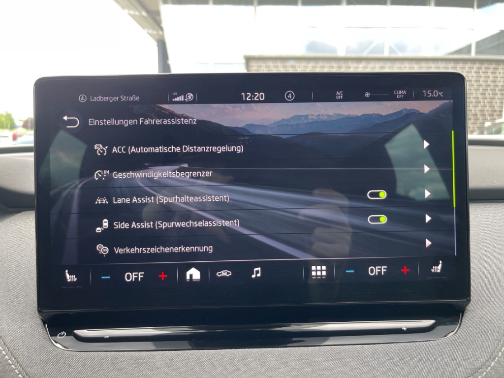 Fahrzeugabbildung SKODA Enyaq iV 80 Loft Navi ACC SHZ LHZ BlindSpot RKam