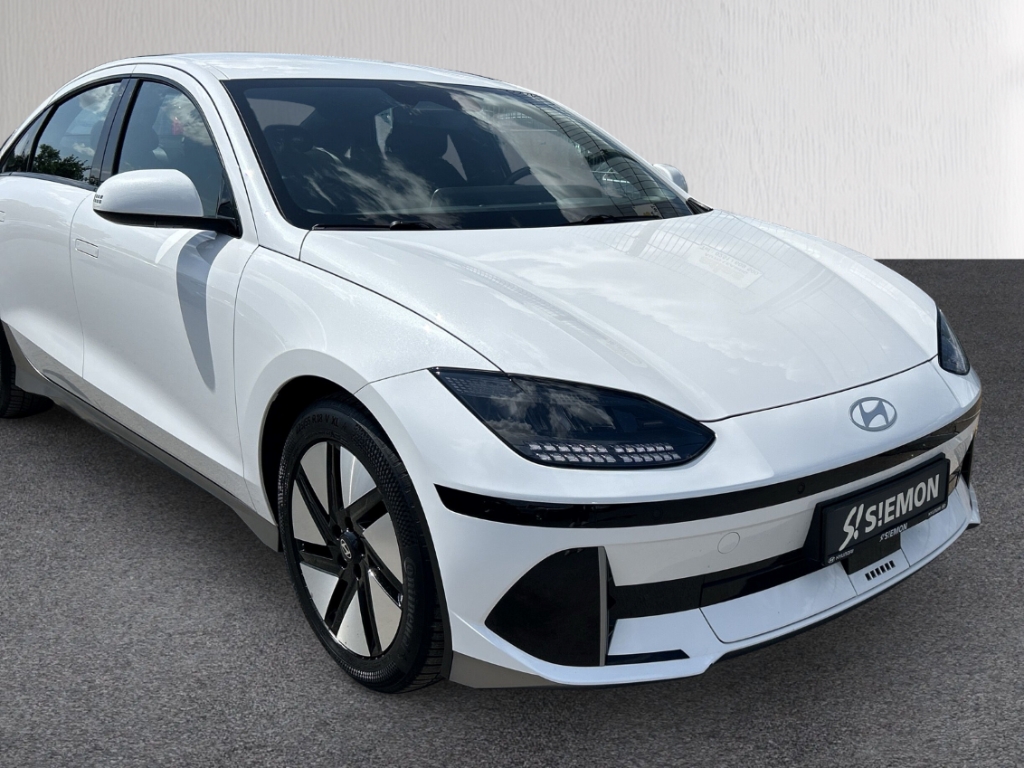 Fahrzeugabbildung Hyundai IONIQ 6 77,4kWh 2WD DYNAMIQ Navi Digitales Cockpit LED ACC El. Heckklappe Apple CarPlay