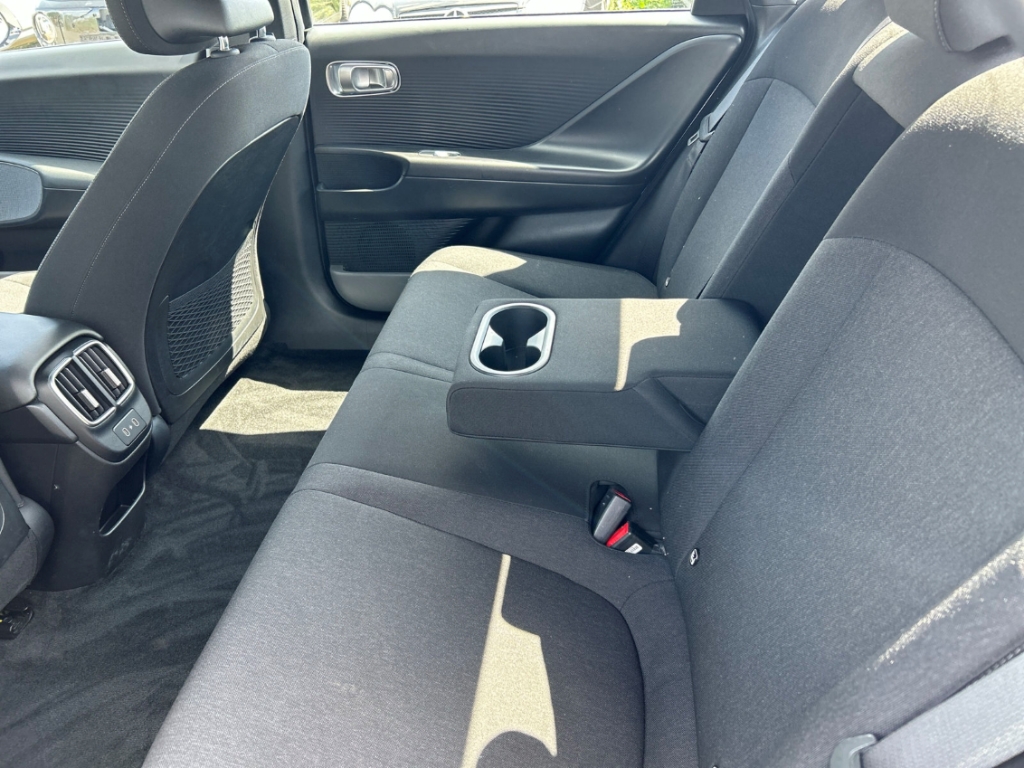 Fahrzeugabbildung Hyundai IONIQ 6 77,4kWh 2WD DYNAMIQ Navi Digitales Cockpit LED ACC El. Heckklappe Apple CarPlay
